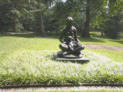 mother-statue2
