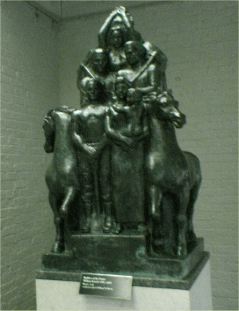 BrookfieldGardens38-statue