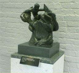 BrookfieldGardens35-statue