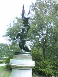 BrookfieldGardens19-statue